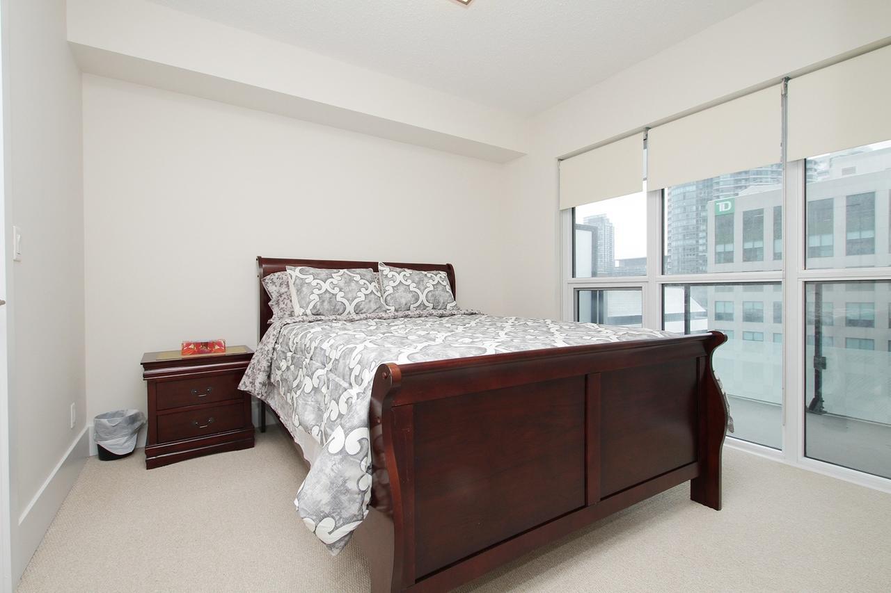 Napa Furnished Suites At Cn Tower & Maple Leaf Square Toronto Extérieur photo
