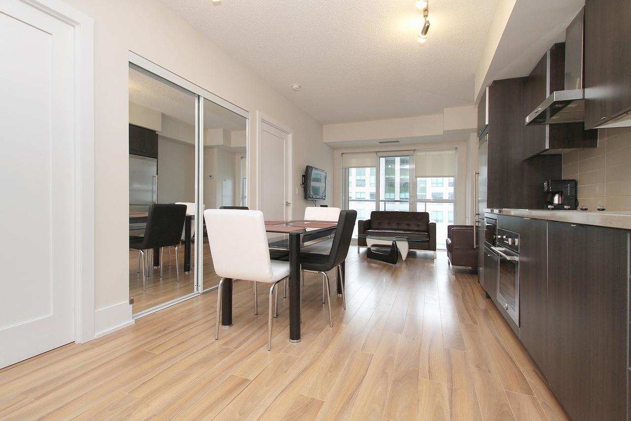 Napa Furnished Suites At Cn Tower & Maple Leaf Square Toronto Extérieur photo