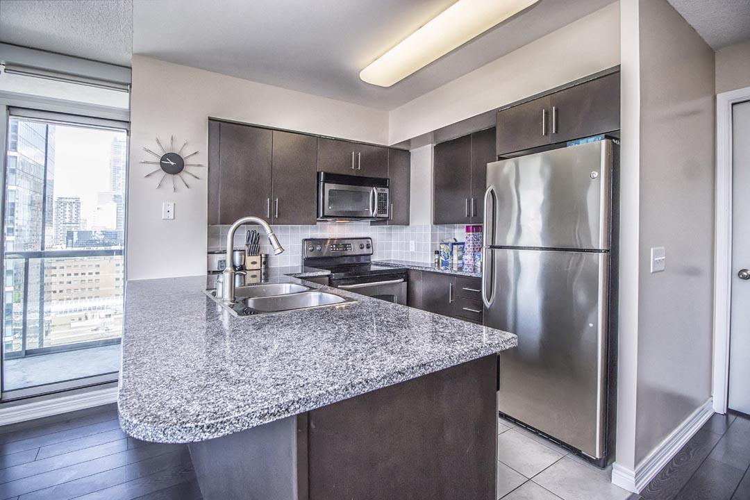 Napa Furnished Suites At Cn Tower & Maple Leaf Square Toronto Extérieur photo