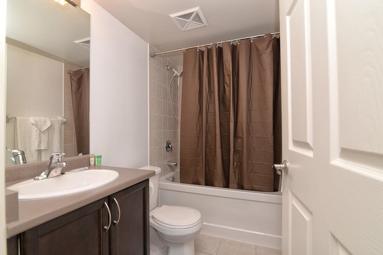 Napa Furnished Suites At Cn Tower & Maple Leaf Square Toronto Extérieur photo