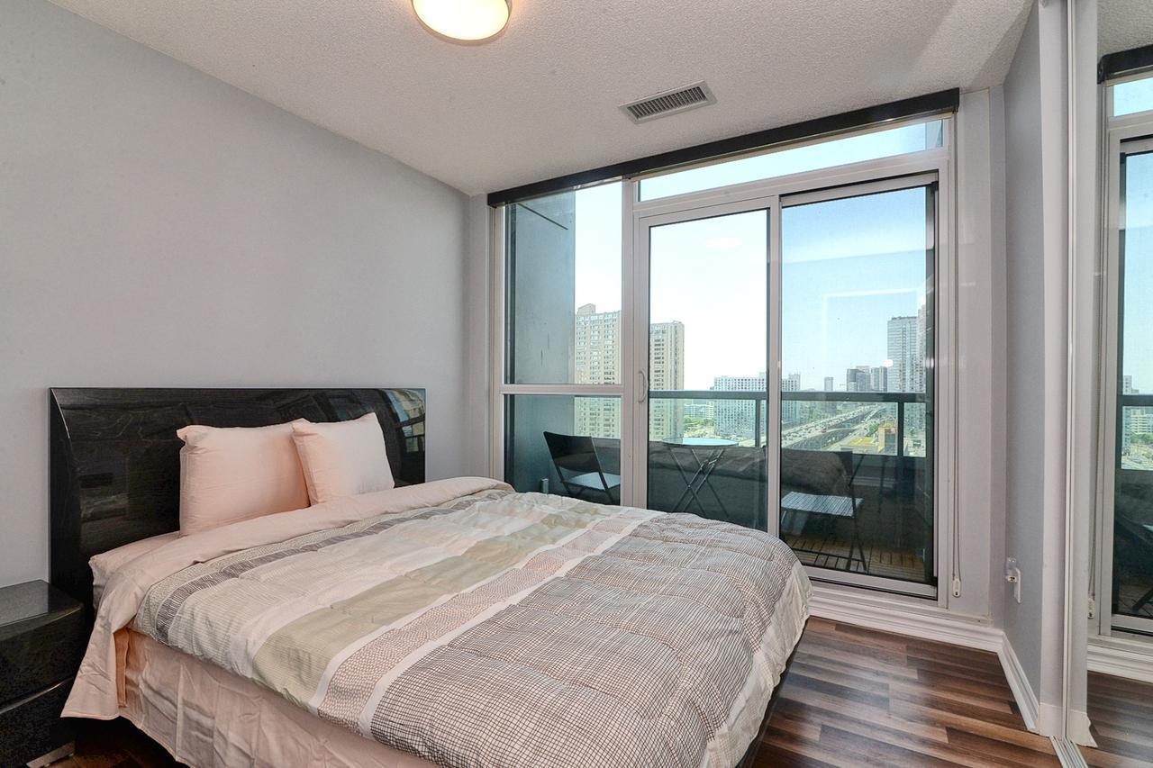 Napa Furnished Suites At Cn Tower & Maple Leaf Square Toronto Extérieur photo