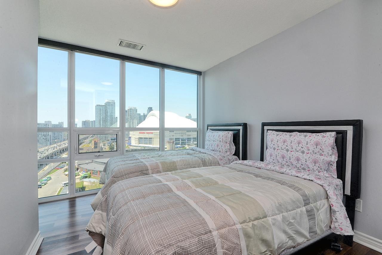 Napa Furnished Suites At Cn Tower & Maple Leaf Square Toronto Extérieur photo