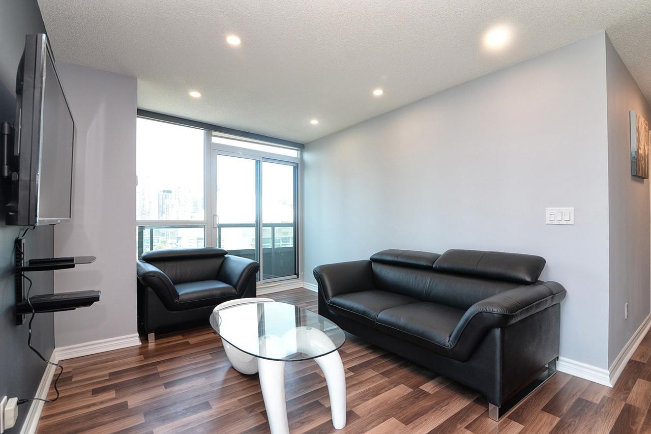 Napa Furnished Suites At Cn Tower & Maple Leaf Square Toronto Extérieur photo