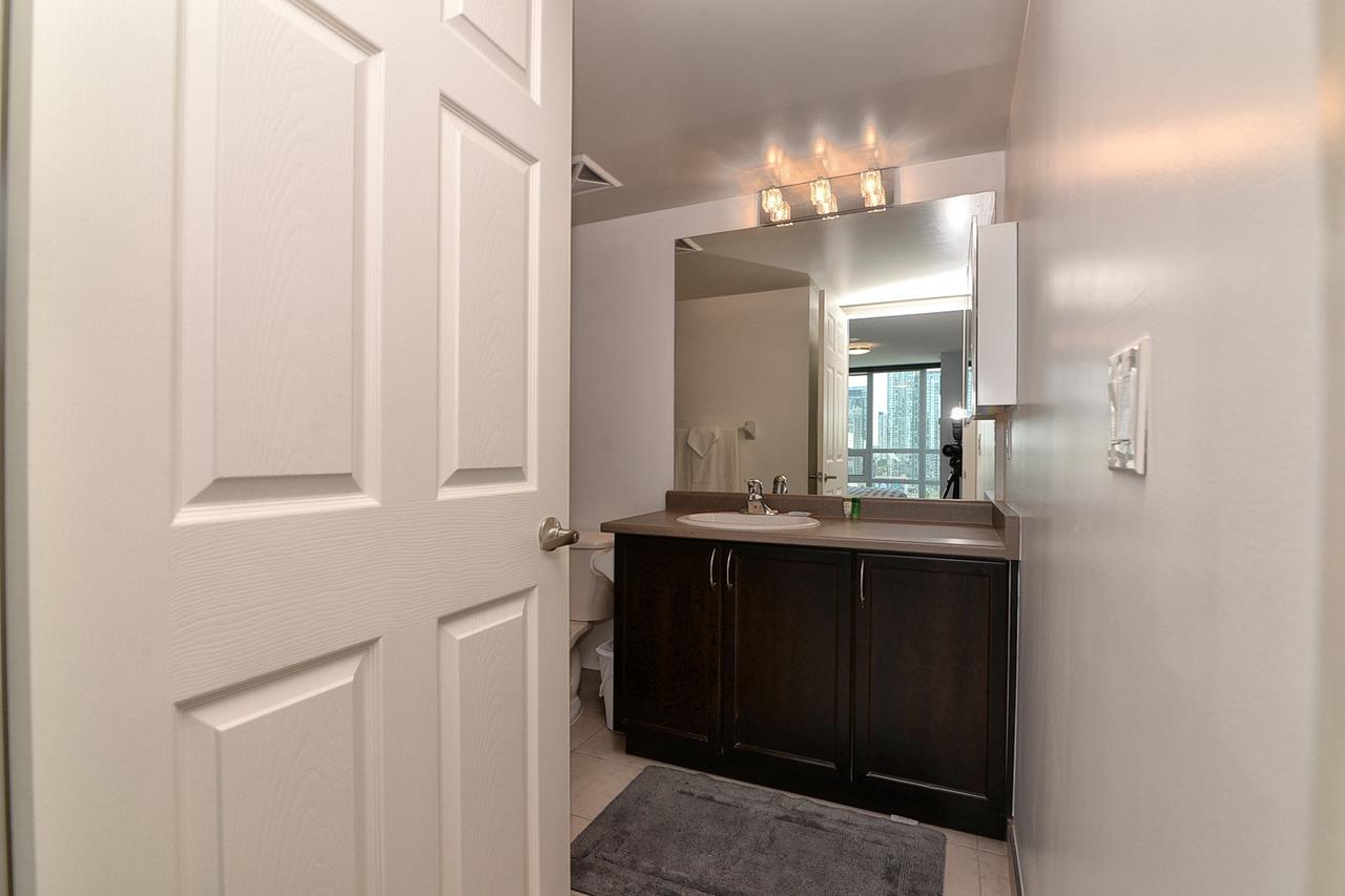 Napa Furnished Suites At Cn Tower & Maple Leaf Square Toronto Extérieur photo