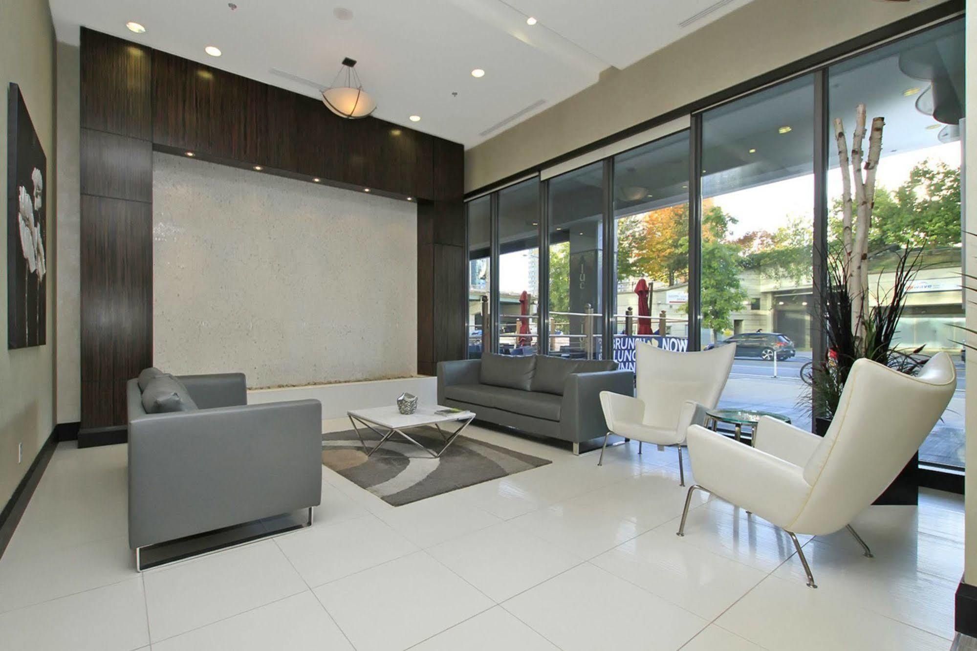 Napa Furnished Suites At Cn Tower & Maple Leaf Square Toronto Extérieur photo