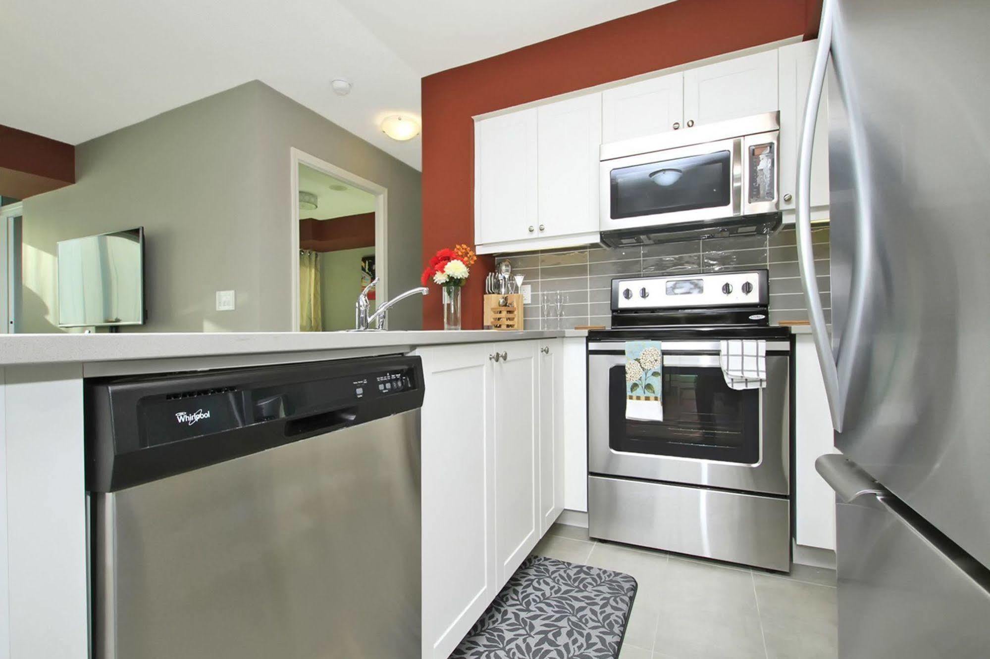 Napa Furnished Suites At Cn Tower & Maple Leaf Square Toronto Extérieur photo