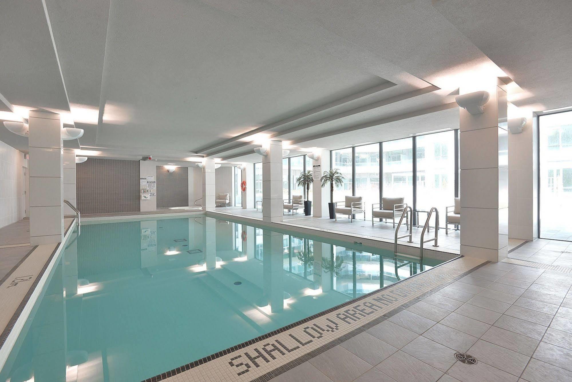 Napa Furnished Suites At Cn Tower & Maple Leaf Square Toronto Extérieur photo