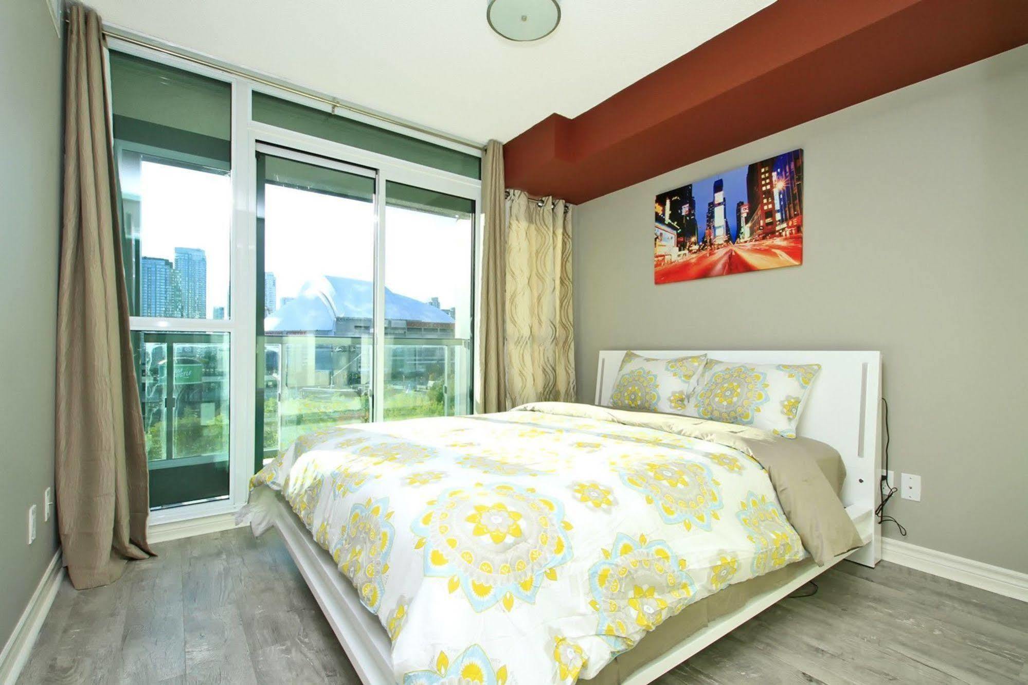Napa Furnished Suites At Cn Tower & Maple Leaf Square Toronto Extérieur photo