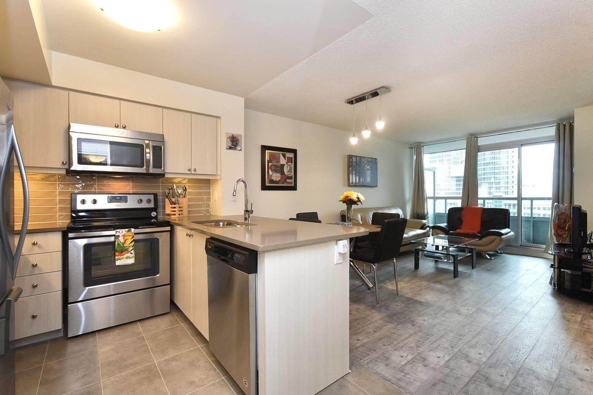 Napa Furnished Suites At Cn Tower & Maple Leaf Square Toronto Extérieur photo