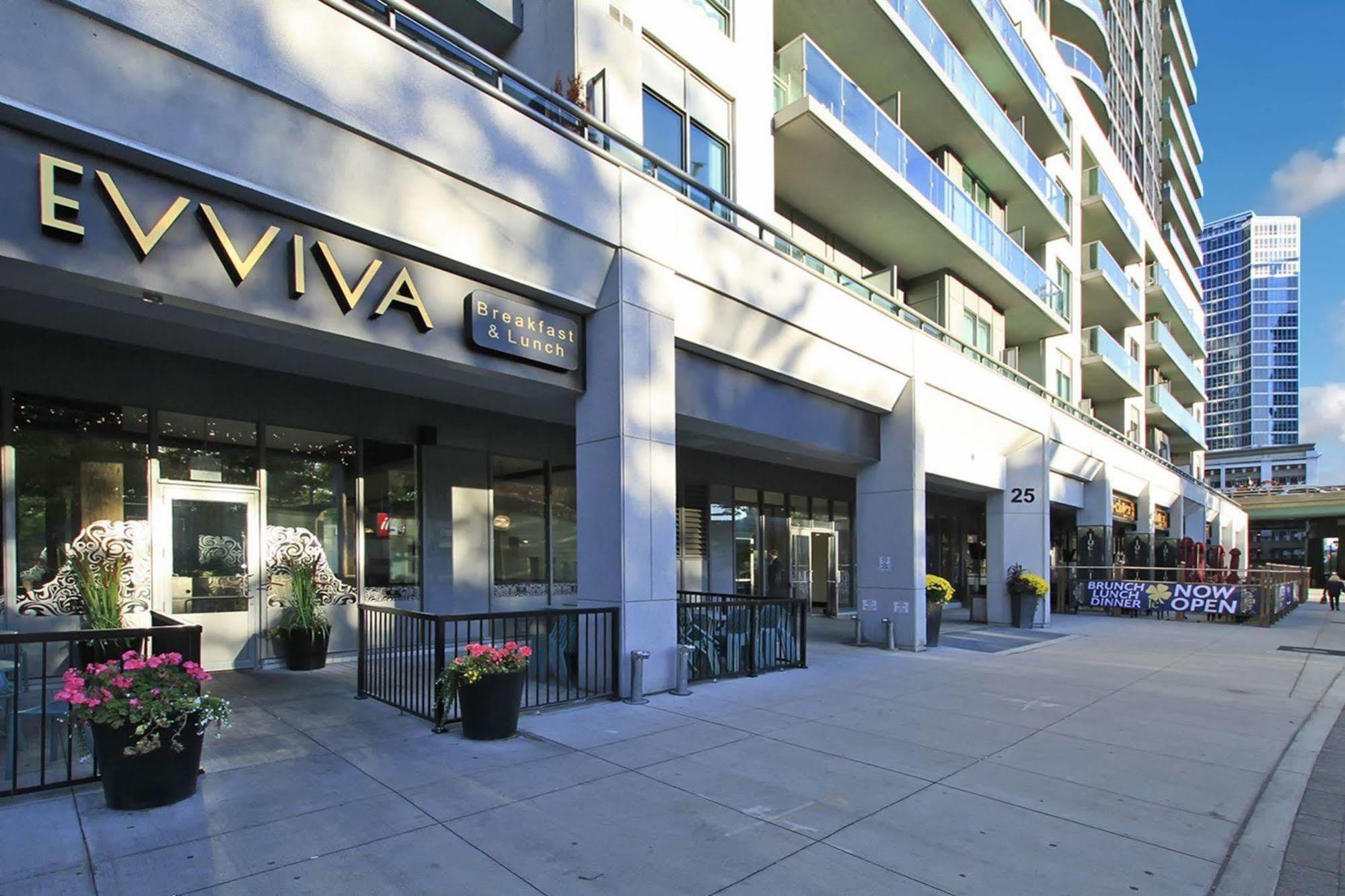 Napa Furnished Suites At Cn Tower & Maple Leaf Square Toronto Extérieur photo