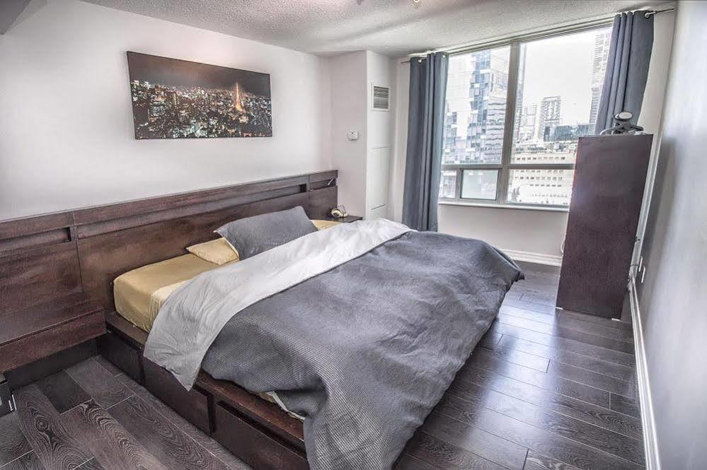 Napa Furnished Suites At Cn Tower & Maple Leaf Square Toronto Extérieur photo