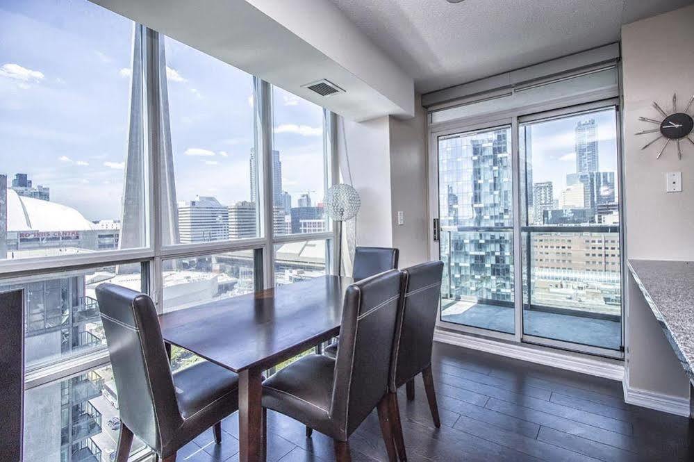Napa Furnished Suites At Cn Tower & Maple Leaf Square Toronto Extérieur photo